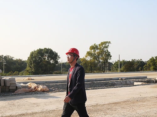 行進(jìn)在建設路上
