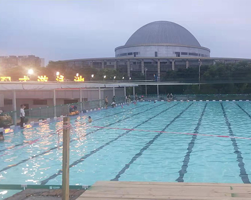體育公園室外泳池暑期竣工添歡樂(lè )