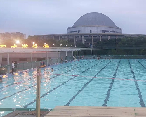 體育公園室外泳池暑期竣工添歡樂(lè )