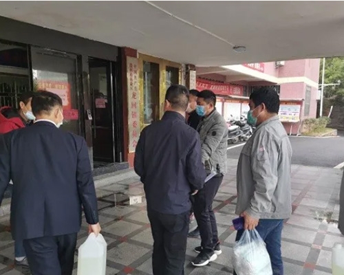 守望相助|龍回半嶺項目部向當地政府捐贈防疫物資